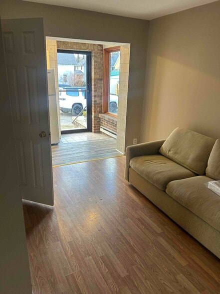 Building Photo - 120 N Main St