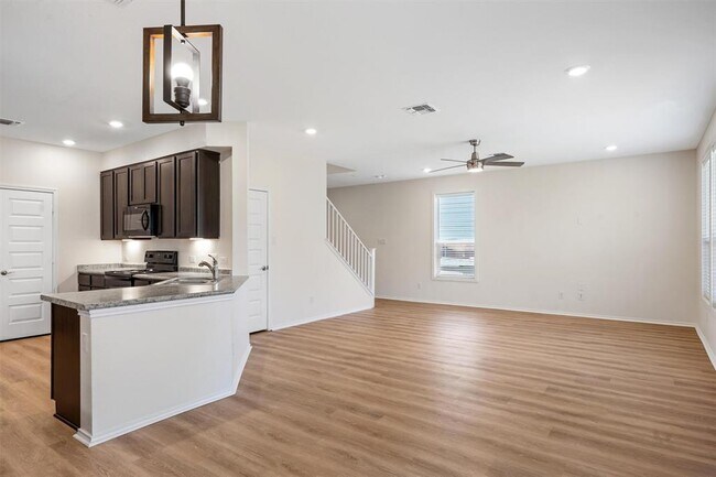 Building Photo - 256 Benmyrtle Trl