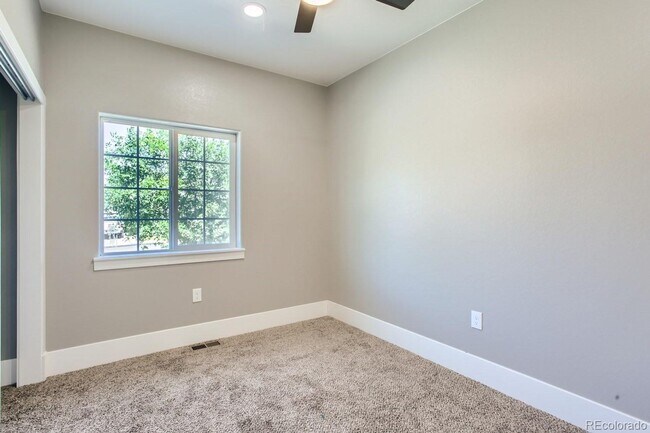 Building Photo - Beautiful newly built 2 bed, 2 bath home