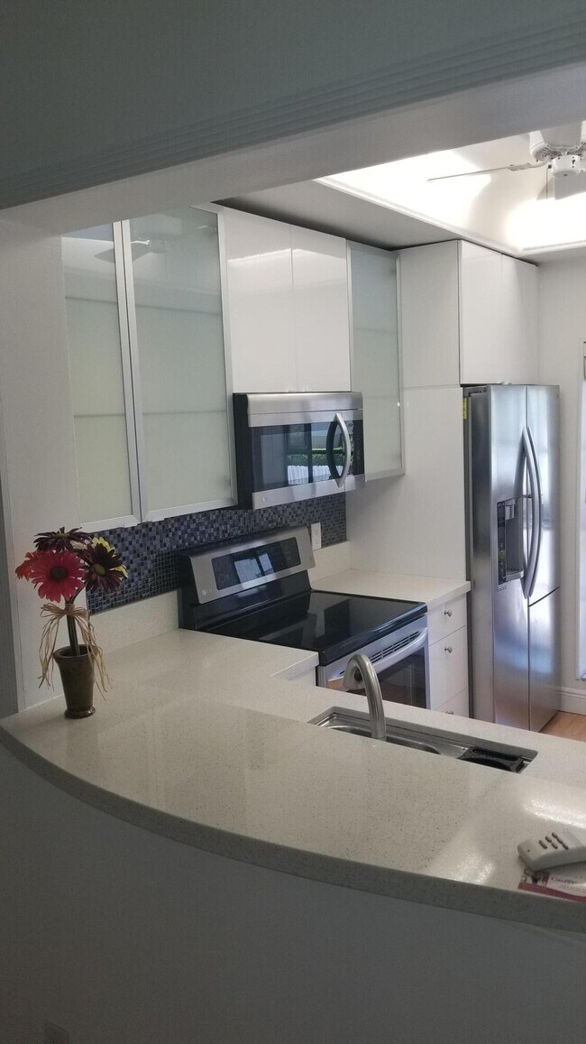 Building Photo - 2289 SW 15th St