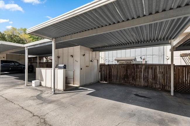 Building Photo - 1809 Coronado Hills Dr