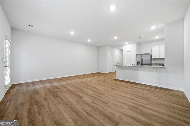 Building Photo - 5961 Skylar Dr