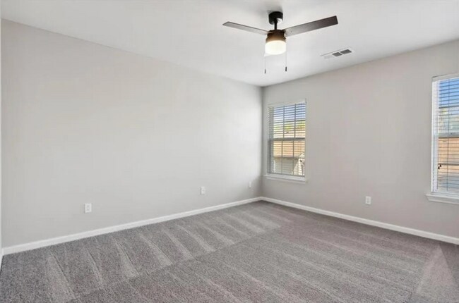 Building Photo - 2200 Landing Walk Dr