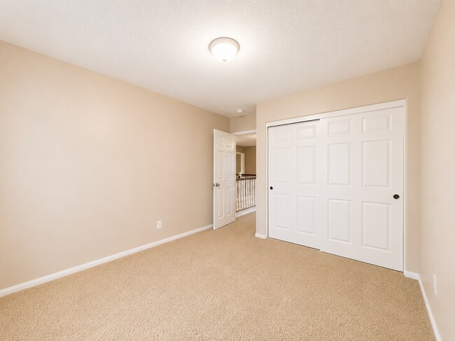 Building Photo - Beautiful Heritage Lake 3 Bedroom+ House for rent