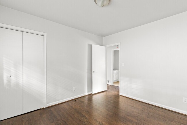 Building Photo - 2788 Lancaster Dr