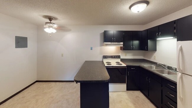 Building Photo - Valley West Apartments