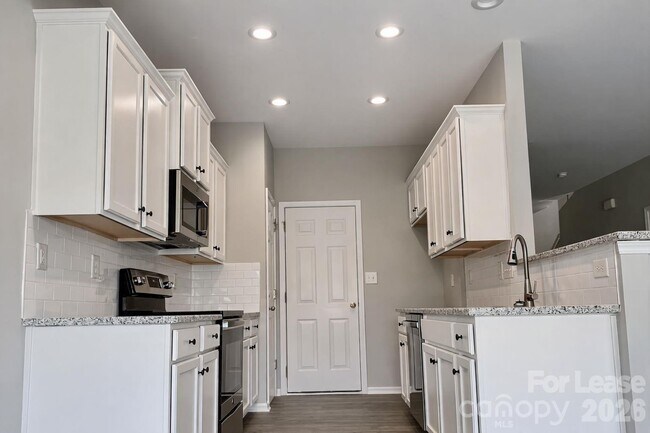 Building Photo - 9646 Walkers Glen Dr NW