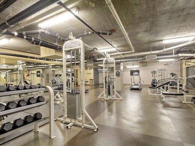 Building Photo - "Urban Oasis: Spacious 1-Bedroom with Granite  Finishes in Downtown San Diego"