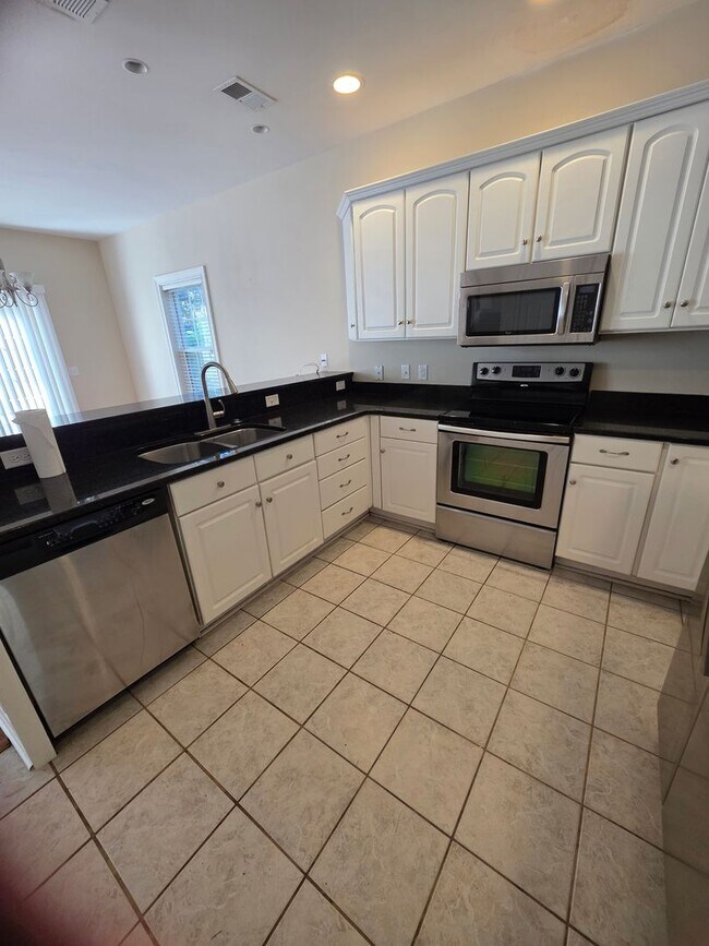 Building Photo - Oakview