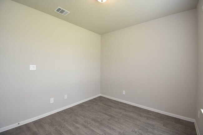 Building Photo - 2128 Port Jackson Dr