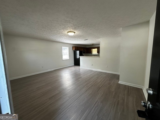 Building Photo - 121 Lake Dr