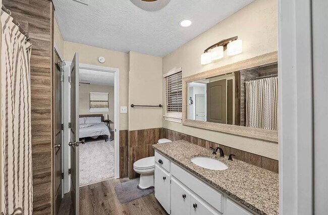 Building Photo - 6913 SW Beta Ave