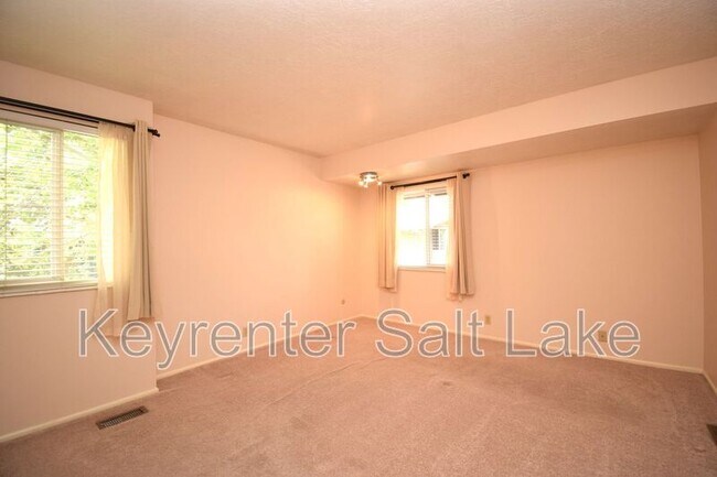 Building Photo - 4797 S 2124 E
