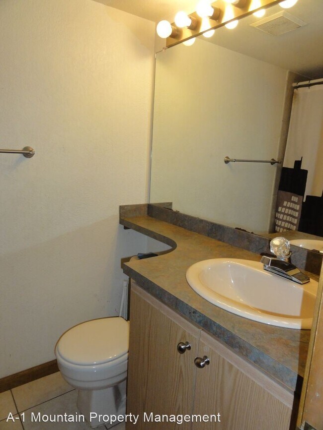Building Photo - 3 br, 1 bath House - 3008 B Forest Way