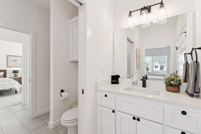 Building Photo - Fully Furnished Home in Broken Arrow