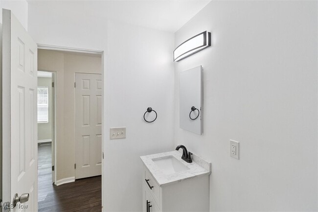 Building Photo - 443 Fairway Blvd