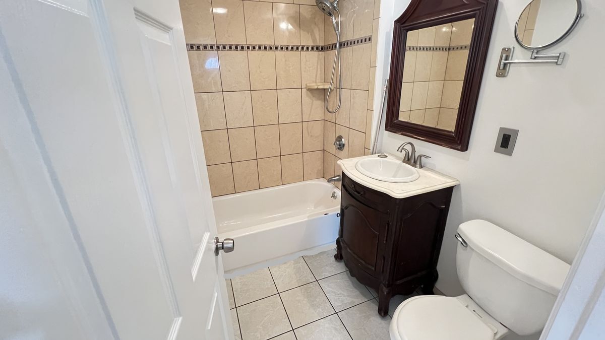 Building Photo - 254 Broadway