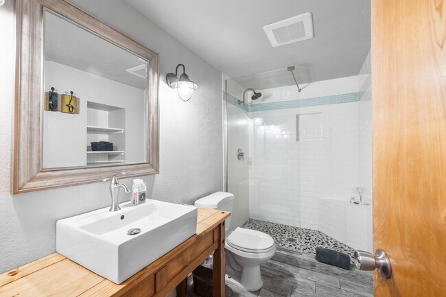 Building Photo - 733 Seacoast Dr