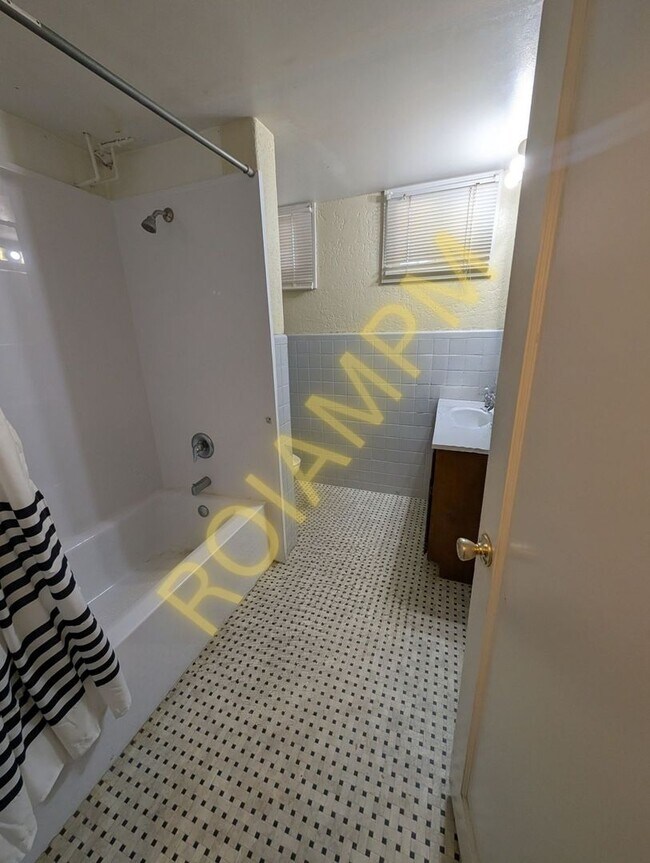 Building Photo - 2525 Falls Ave E