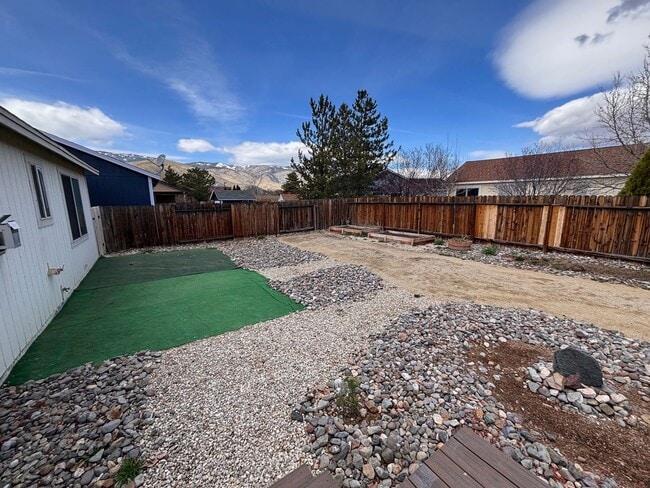 Building Photo - 830 Randell Dr