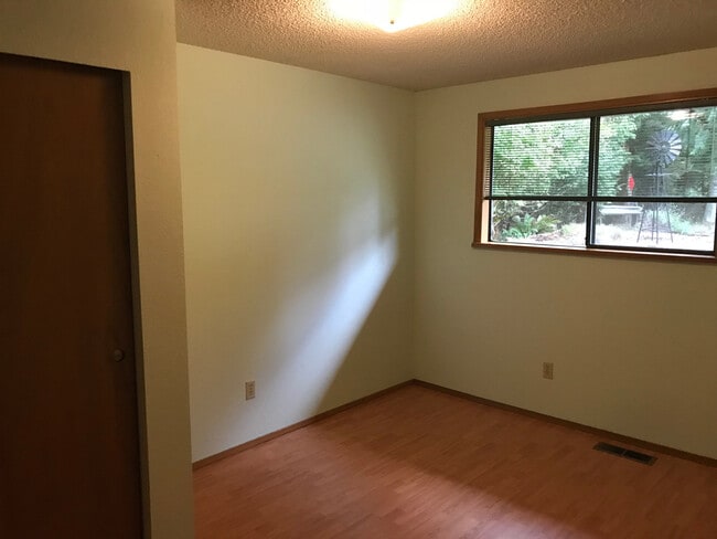 Building Photo - 1707 Oriental Ave