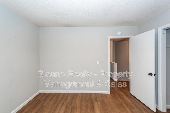 Building Photo - 296 Fleming Rd