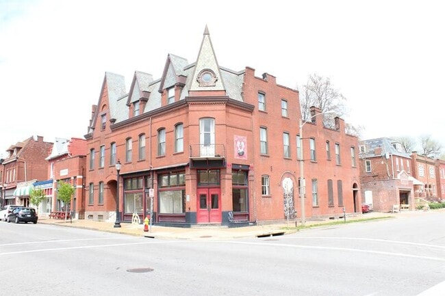 Building Photo - 2831-33 Cherokee St.