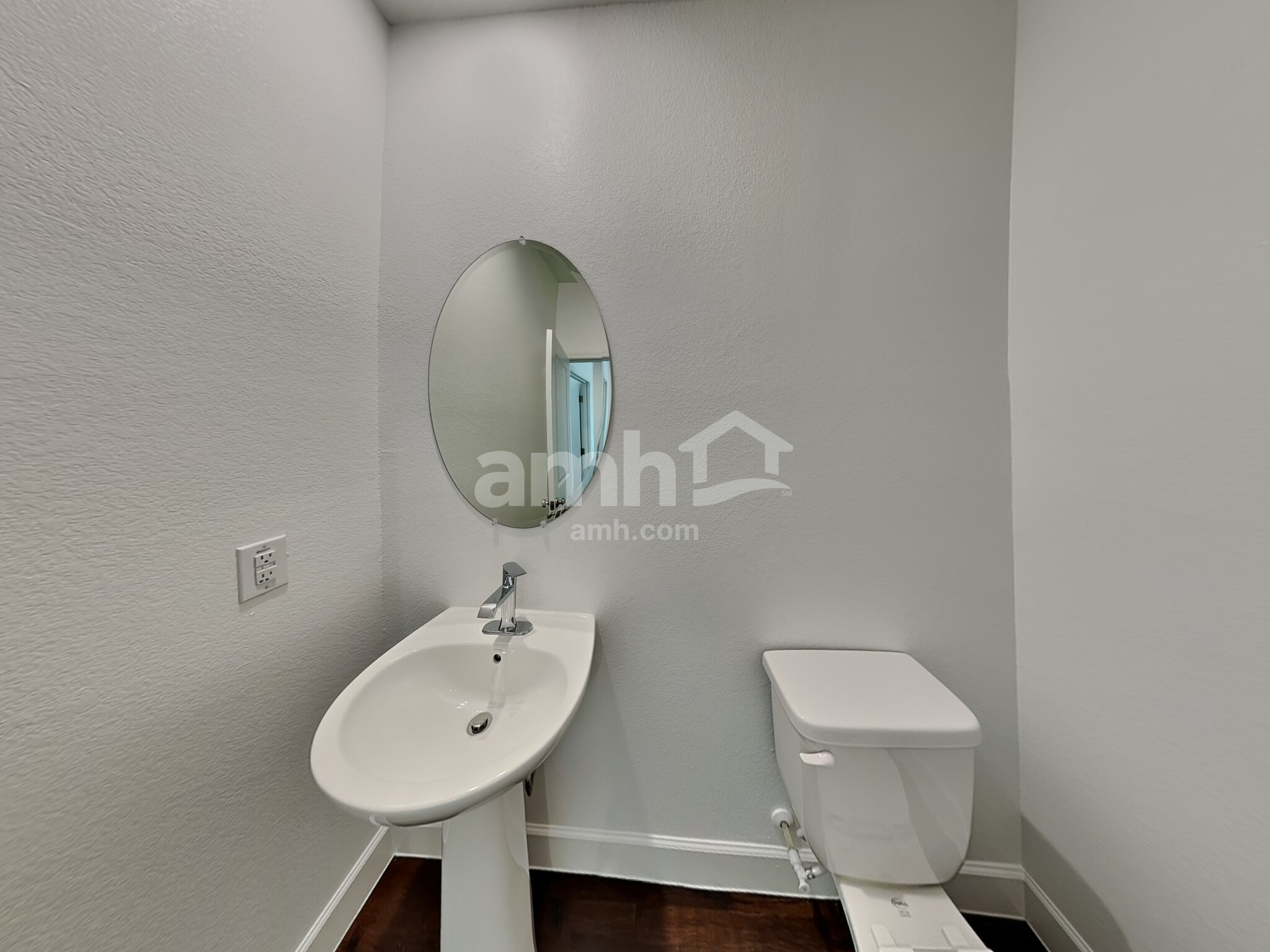 Building Photo - 9636 Harkes Dr