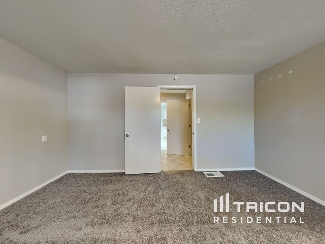Building Photo - 2830 Judith Ln