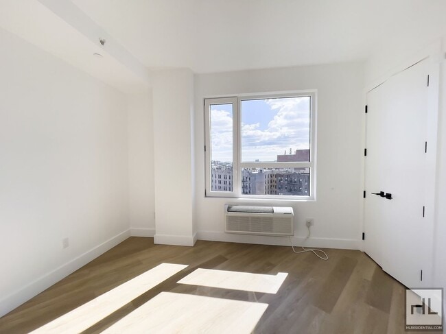 Building Photo - President Street / Spacious Crown Heights ...