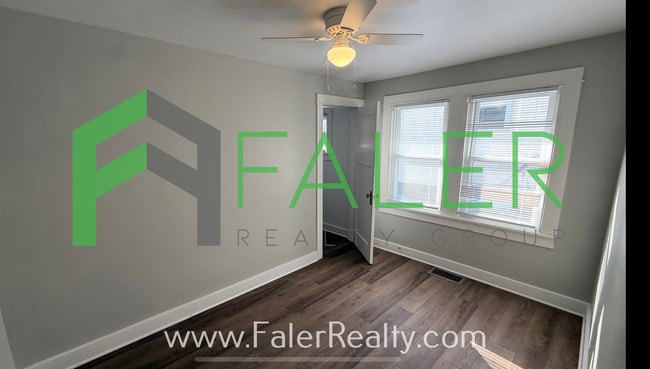 Building Photo - Belmont Bungalow!