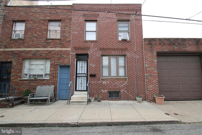 Building Photo - 716 Manton St
