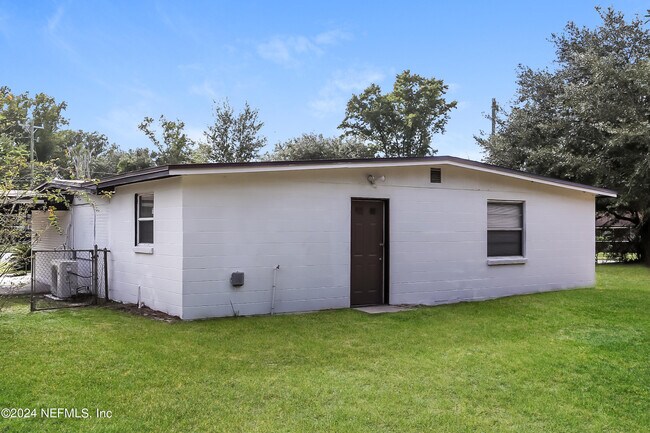 Building Photo - 4653 Haldis Ave
