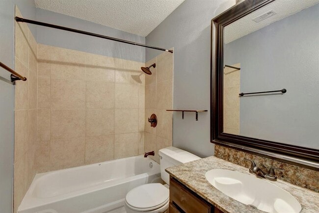 Building Photo - 16908 Ardisia Dr