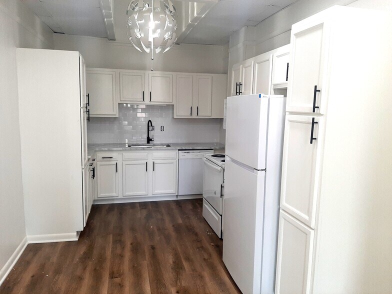 Building Photo - 19 W Washington St Apt 3