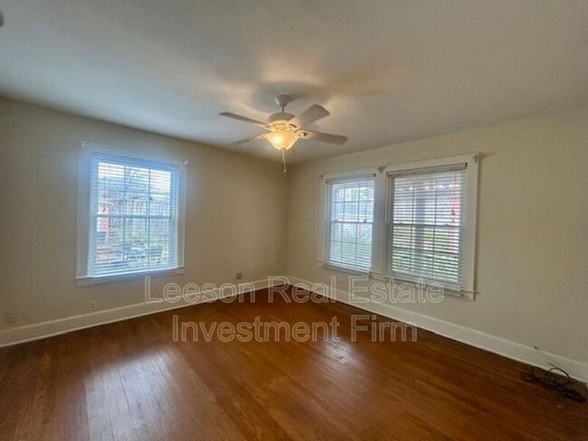 Building Photo - 446 Forest Ave