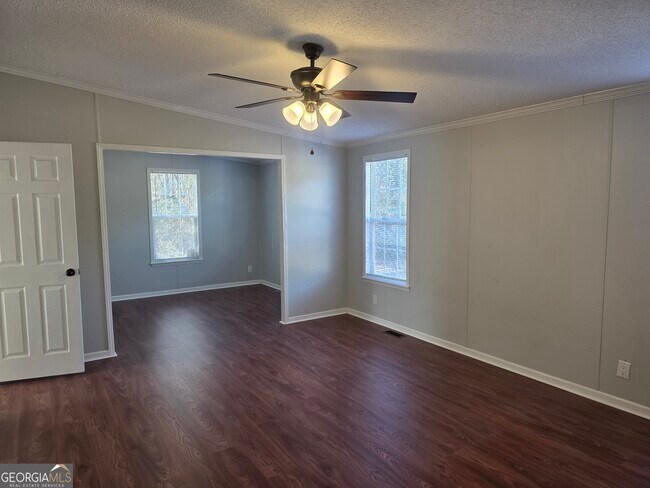 Building Photo - 203 River Oak Dr