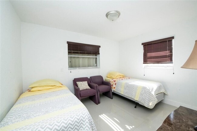 Building Photo - 3322 McKinley St