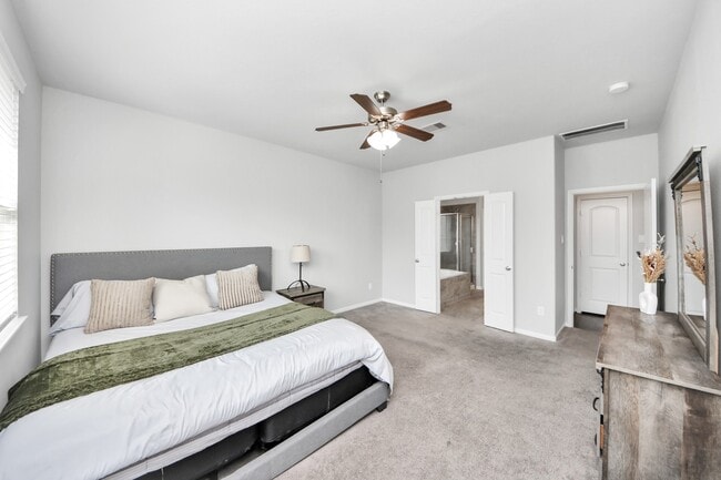 Building Photo - 6007 Prince Pl Dr