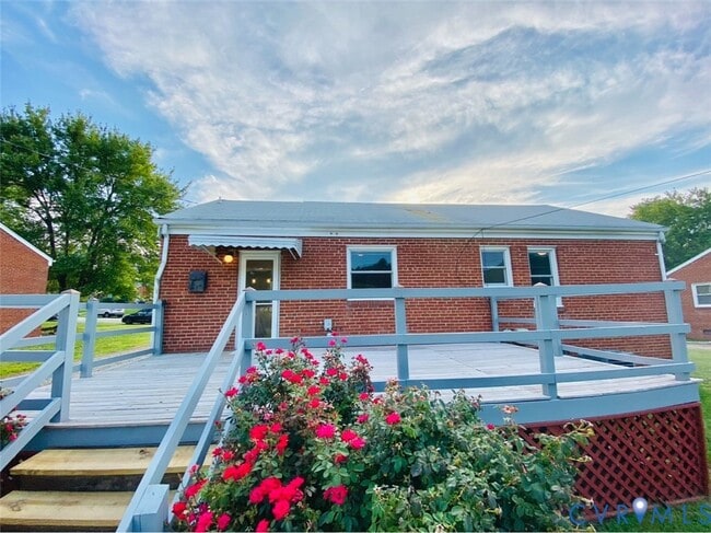 Building Photo - 26 Eastlake Dr