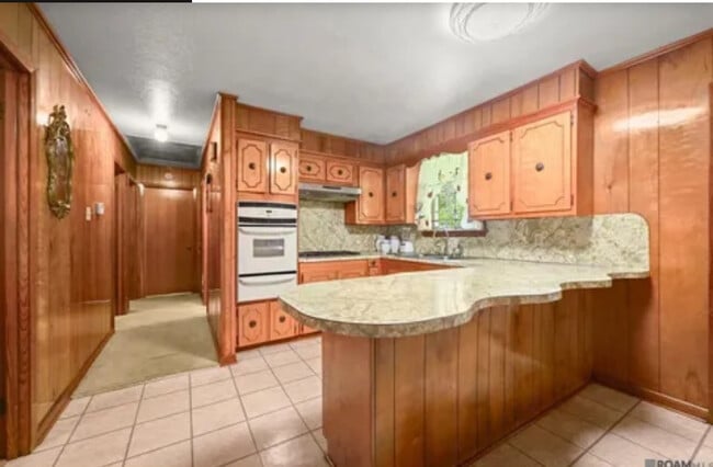 Building Photo - 1220 Silverwood Dr