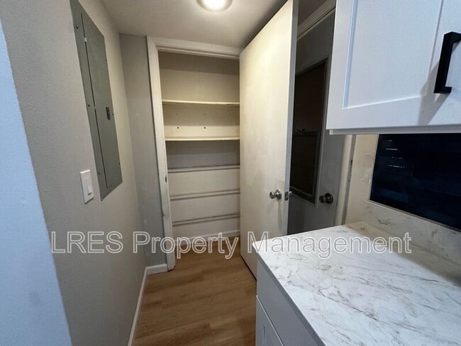 Building Photo - 10647 Deergrass Ln