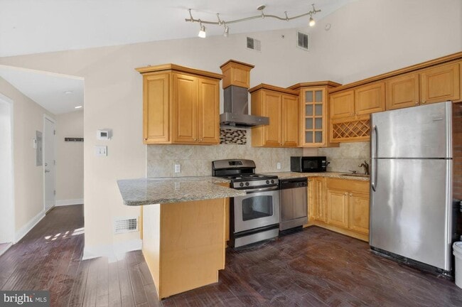 Building Photo - 1600 Frankford Ave