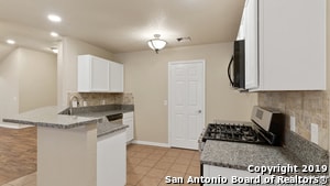 Building Photo - 10319 Mustang Ridge