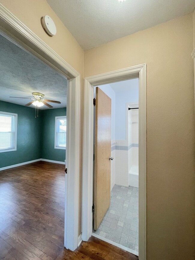 Building Photo - 2 bedroom home with finished basement