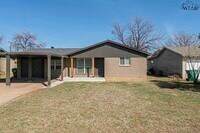 Building Photo - 1020 W Hwy St