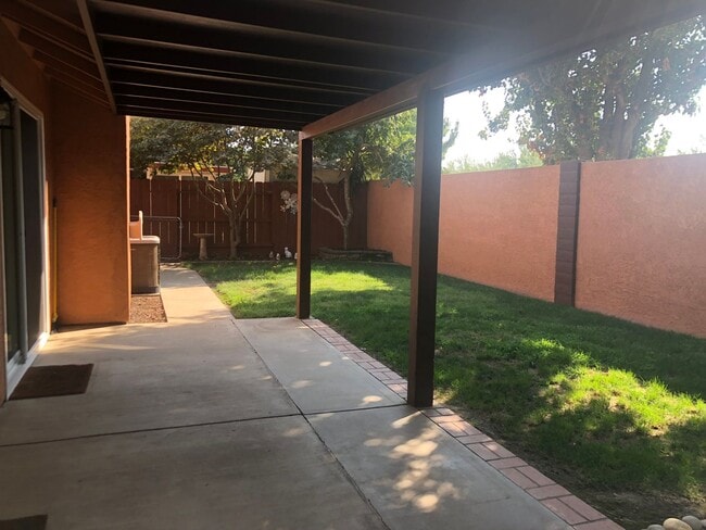 Building Photo - 1213 Chetwood Dr