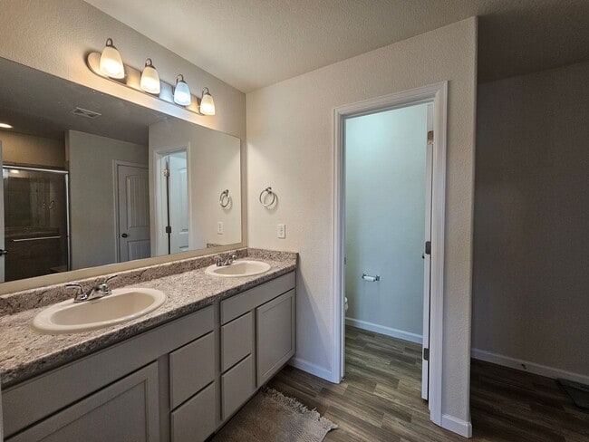 Building Photo - Like new!! 3-bedroom, 3-bathroom rental in Lorson Ranch community!