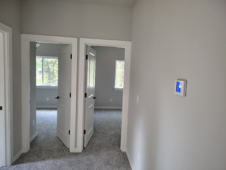 Building Photo - 17 Grantham Dr