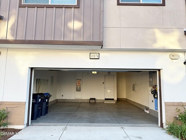 Building Photo - 215 Red Brick Dr